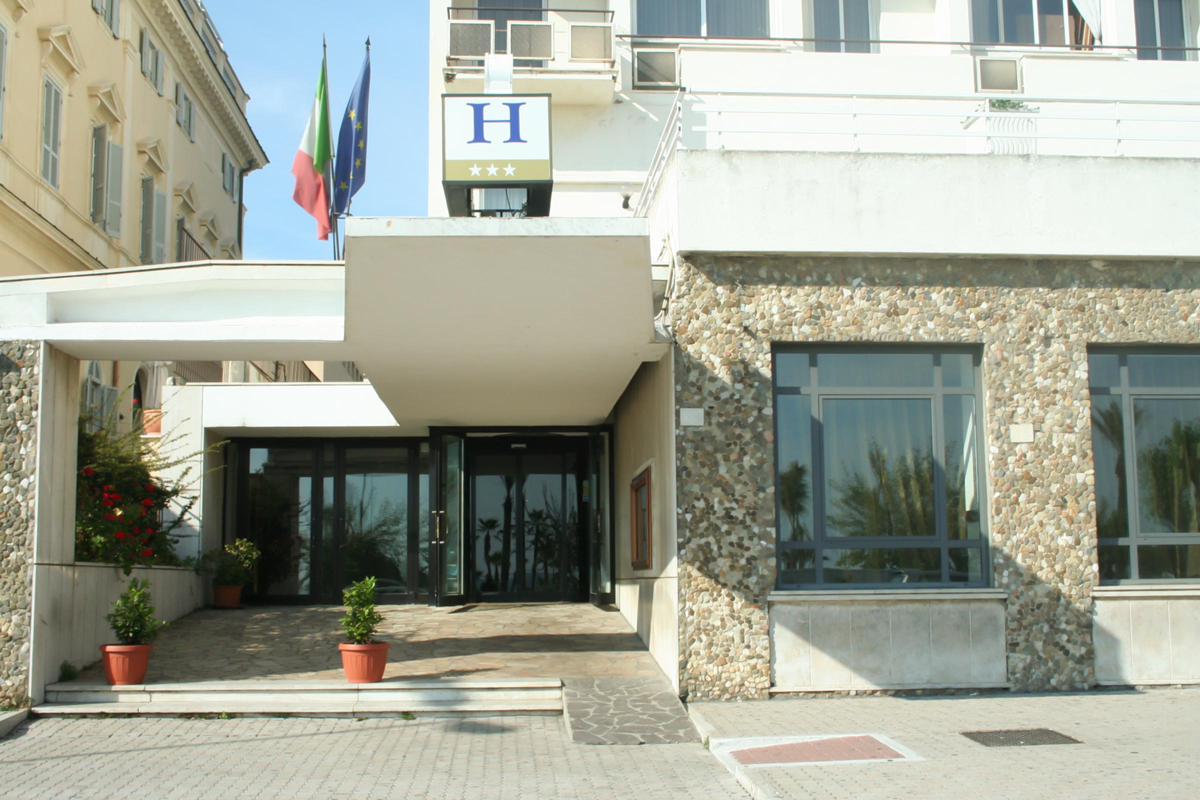 Hotel Mediterraneo شيفيتافيكْيا المظهر الخارجي الصورة
