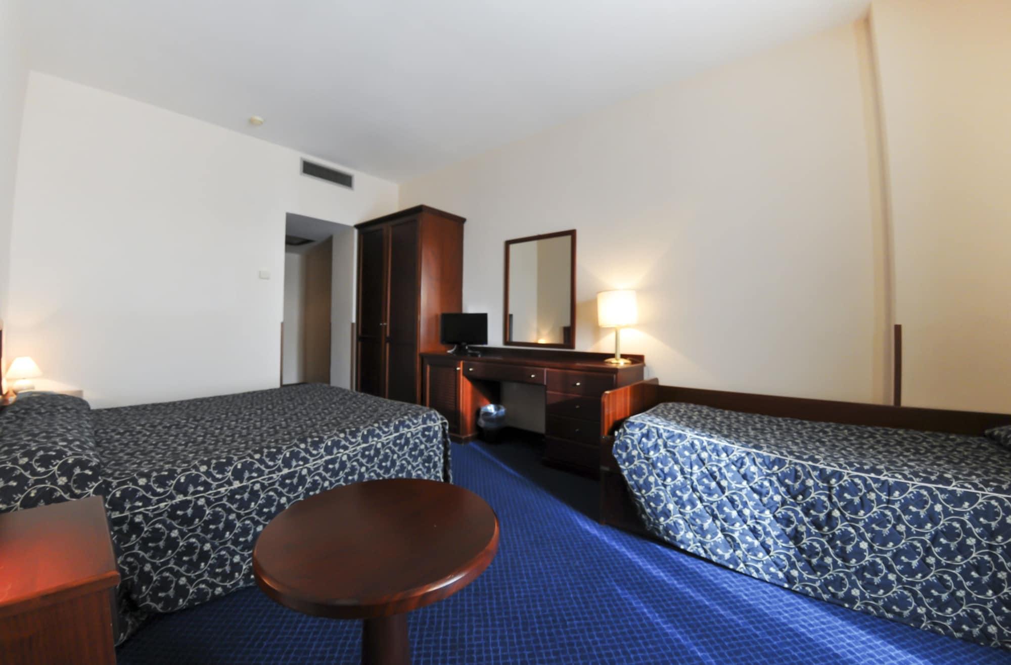 Hotel Mediterraneo شيفيتافيكْيا المظهر الخارجي الصورة
