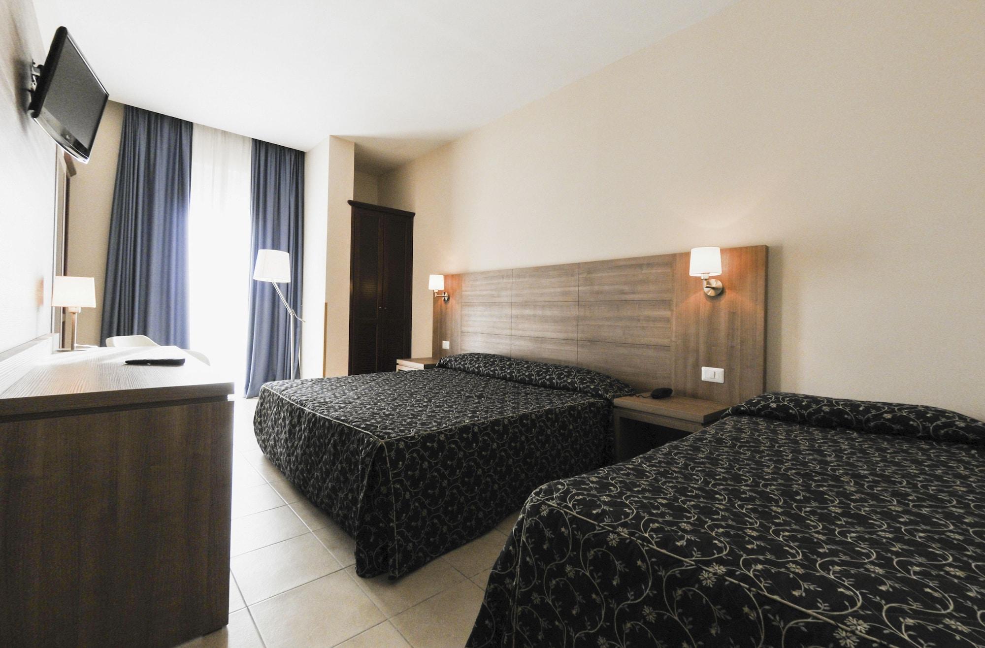 Hotel Mediterraneo شيفيتافيكْيا المظهر الخارجي الصورة