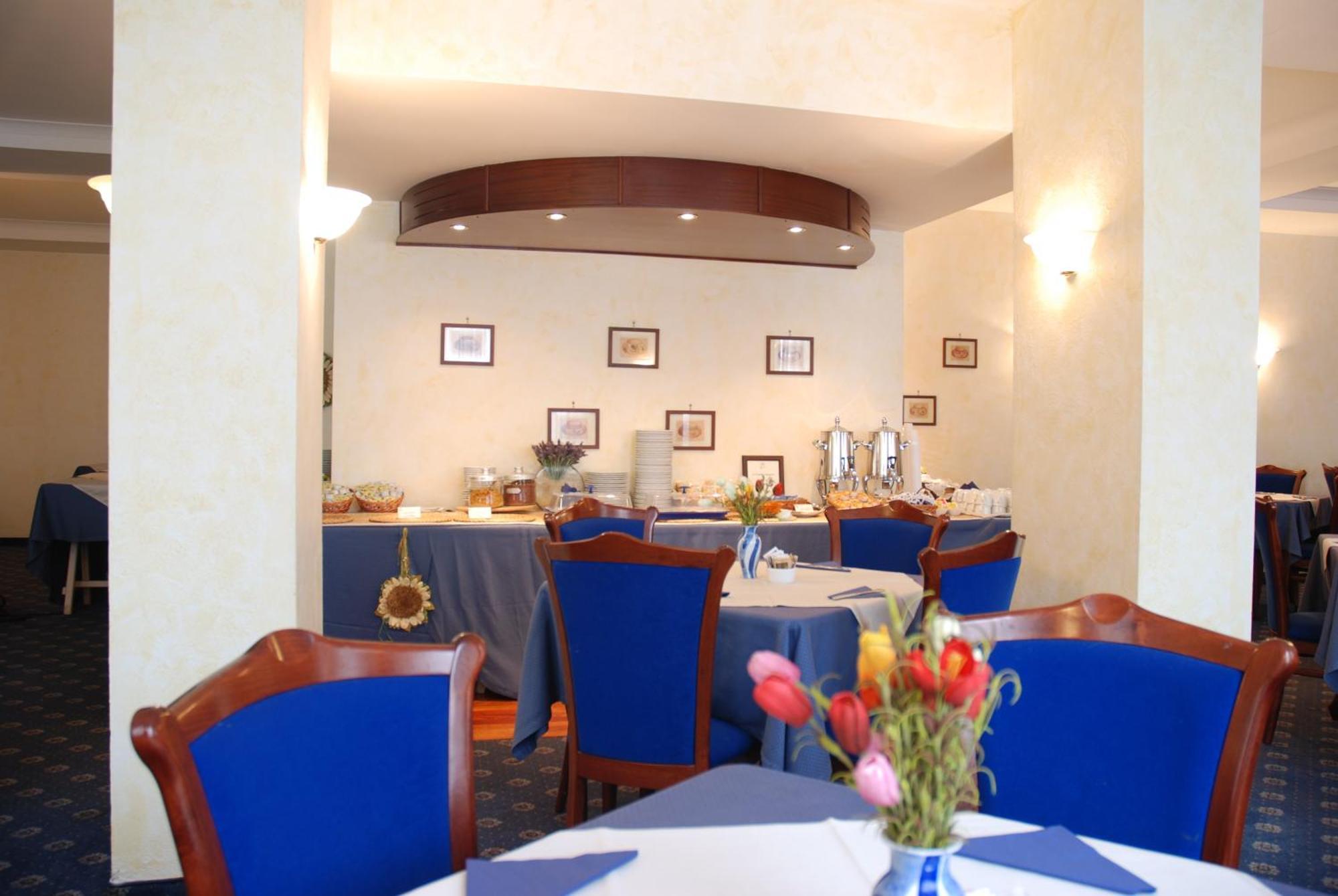 Hotel Mediterraneo شيفيتافيكْيا المظهر الخارجي الصورة
