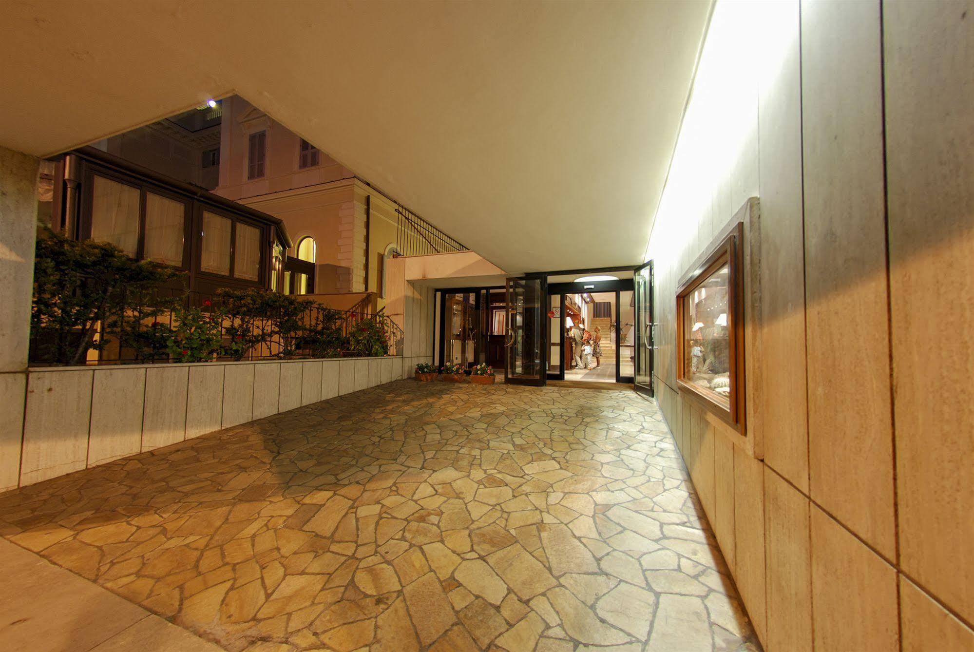 Hotel Mediterraneo شيفيتافيكْيا المظهر الخارجي الصورة
