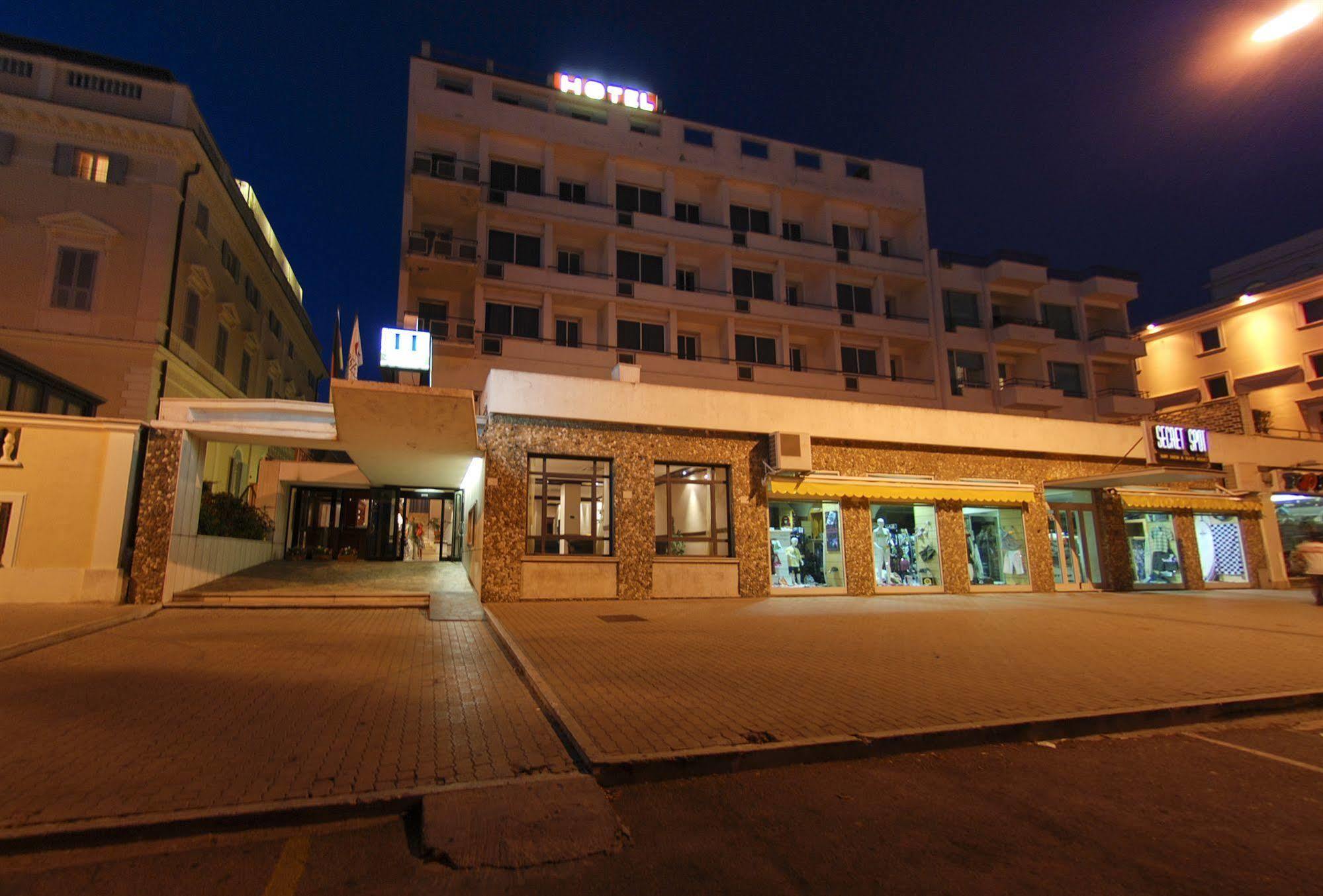 Hotel Mediterraneo شيفيتافيكْيا المظهر الخارجي الصورة