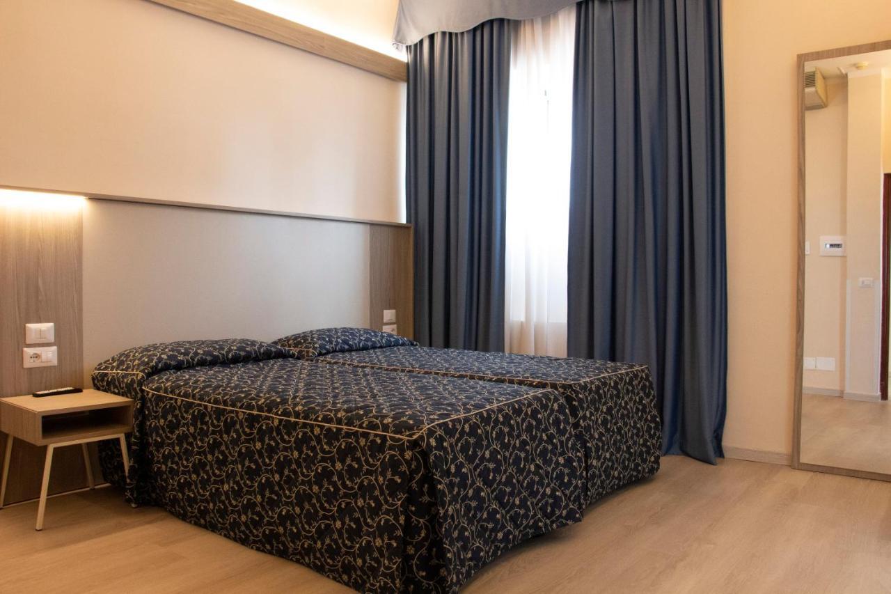 Hotel Mediterraneo شيفيتافيكْيا المظهر الخارجي الصورة
